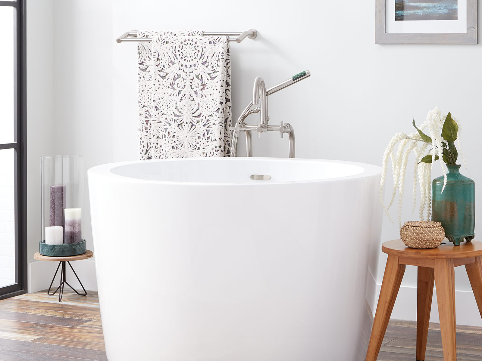 Cherie-Barber_Renovating-For-Profit_Small-Bathrooms-compact-bathtub
